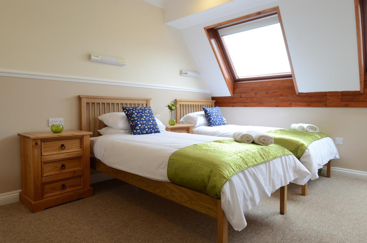 Neuadd Henllan Lodge Билт Уелс Екстериор снимка