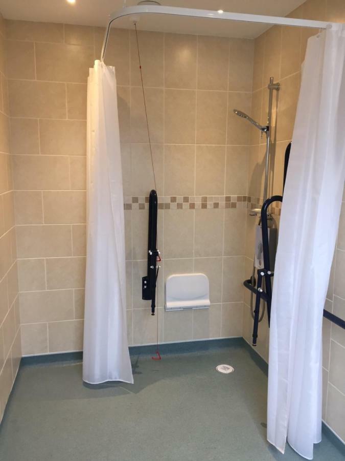 Neuadd Henllan Lodge Билт Уелс Екстериор снимка