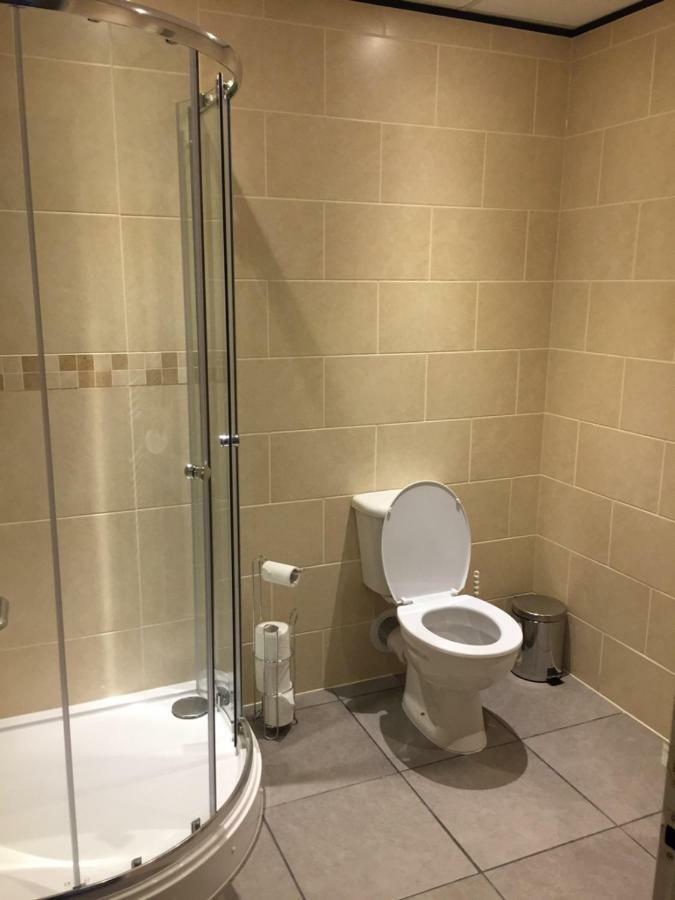 Neuadd Henllan Lodge Билт Уелс Екстериор снимка