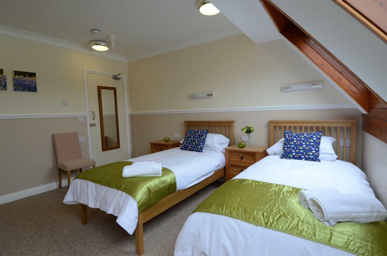 Neuadd Henllan Lodge Билт Уелс Екстериор снимка