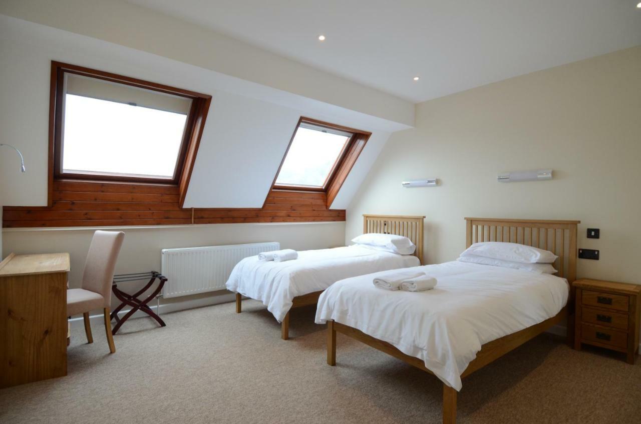 Neuadd Henllan Lodge Билт Уелс Екстериор снимка